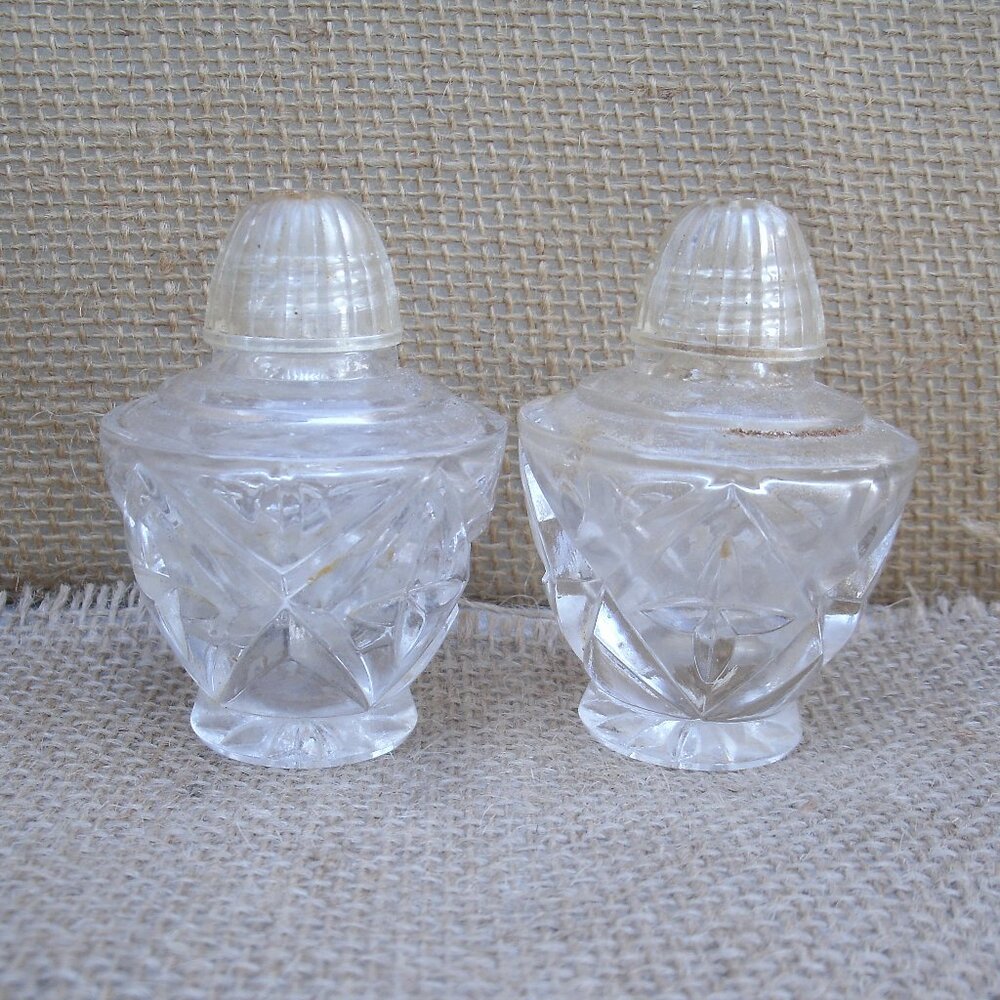 Vintage Imperial Glass Diamond & Star Shaker Set